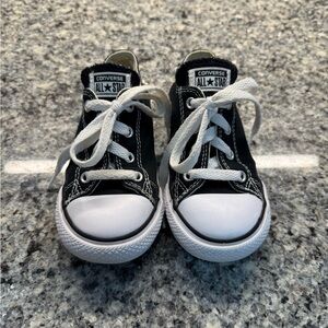 Converse Black All Star Sneakers Boys Girls Size 9 Like New